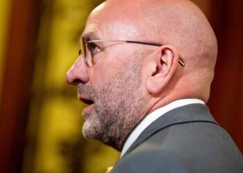 An American elected official criticized after a racist message about Haitian migrants