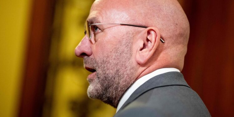 An American elected official criticized after a racist message about Haitian migrants