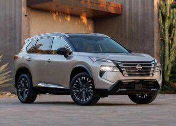 At 8 years old, she goes to the grocery store in her parents’ SUV