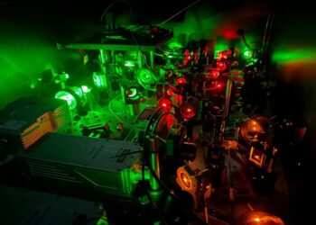 Diamond-Based Optoelectronic Device Reveals Unexpected Phenomenon Reminiscent of Slow-Motion Lightning