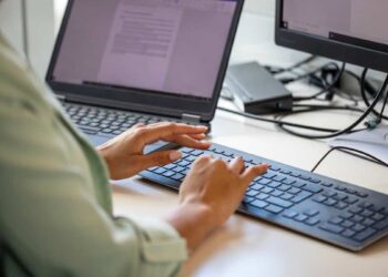 Died at work: her corpse spends five days in the office without raising eyebrows from colleagues