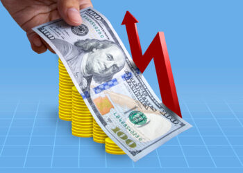 Dollar touches new high ahead of US data | Economy