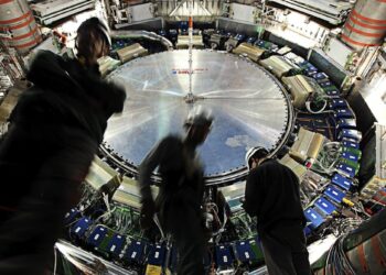 Even the heaviest particles experience the usual quantum oddities, a new experiment shows.