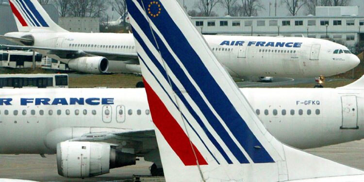 Gaza war prompts global airlines to suspend flights to region | News