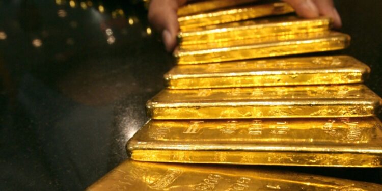 Gold at all-time high after US rate cut | Economy