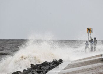 Hurricane “Helene”, weakened, remains “extremely dangerous”, according to authorities