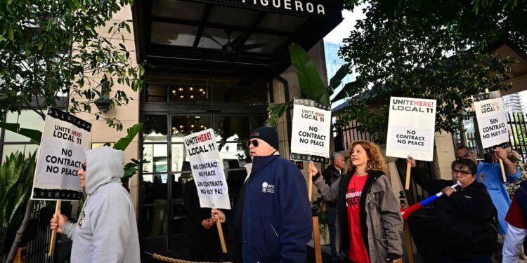 In the United States: more than 10,000 hotel workers are on strike