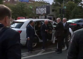 Murdoch empire succession plays out in court