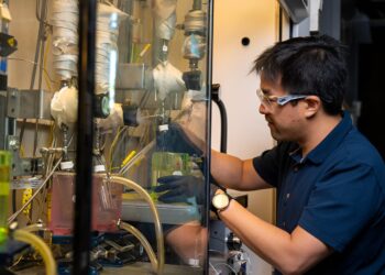 New continuous reaction process can help turn plant waste into sustainable aviation fuel