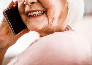 No link between cell phone use and brain cancer, major report finds