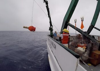Robot data shows steady increase in deep ocean warming