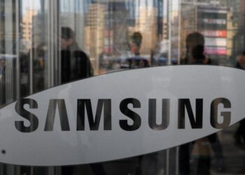Samsung plans to cut some of its employees by 30% | Economy