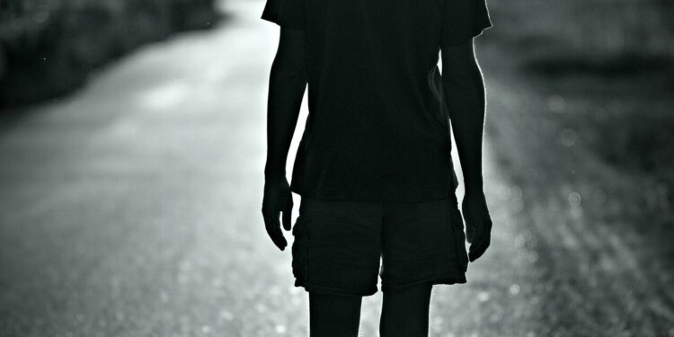 Several ways to evolve a tiny knee bone could have helped humans walk upright