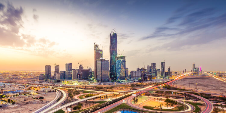 Standard & Poor’s Raises Saudi Arabia Outlook to Positive | Economy