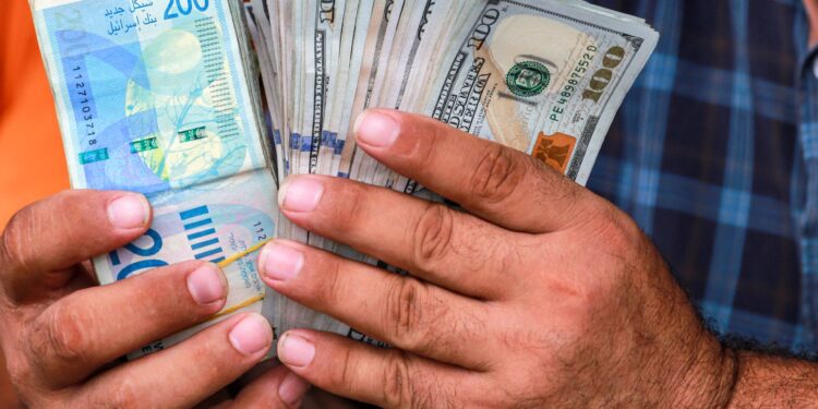 The budget deficit pushes Israel to withdraw tax exemptions on pensions economy