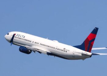 Torn eardrums, bloody noses: Delta flight pressure problems injure 10 passengers