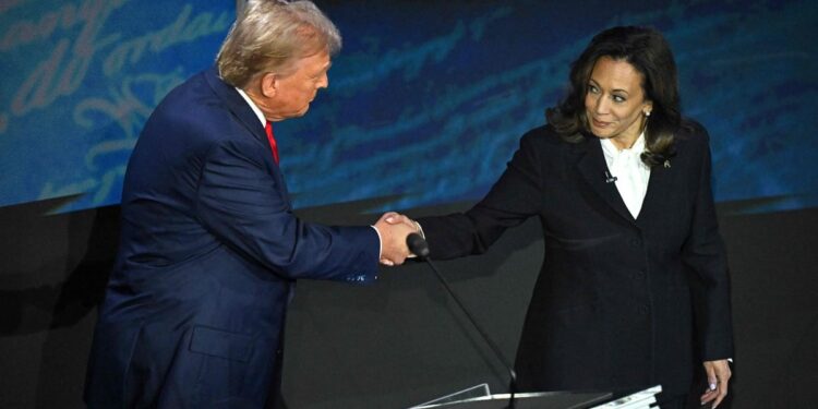 Trump-Harris meeting: a disjointed handshake between the two candidates