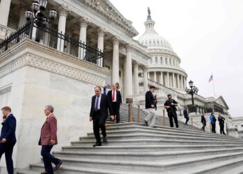 US Congress avoids paralysis ahead of election