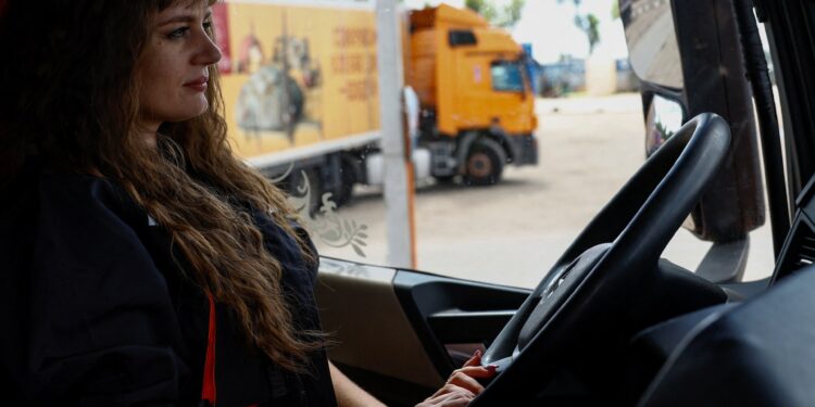 Ukrainian companies turn to women and children amid shortage of men | Economy