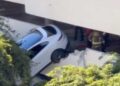 VIDEO | His Porsche threatens to fall off the fourth floor of a building