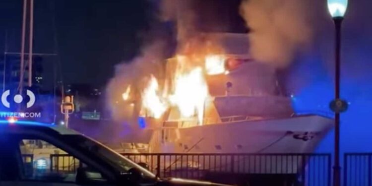 VIDEO | Yacht loaded with ammunition and fireworks catches fire in California