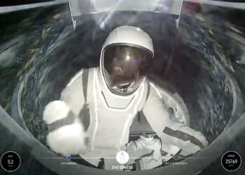 Who are the adventurers of SpaceX’s first private spacewalk?