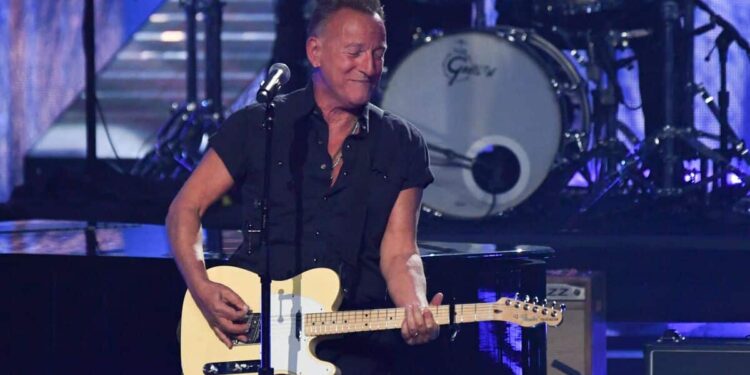 Bruce Springsteen headlines Kamala Harris rallies