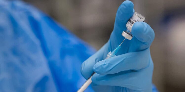 COVID-19: Six workers fired for refusing the vaccine share $11 million