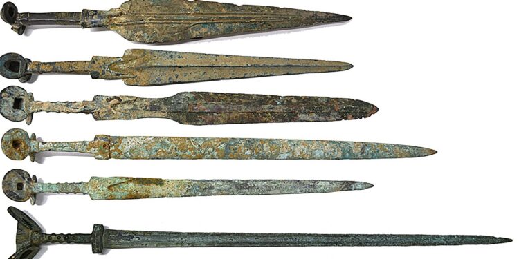 Confiscated Iranian Iron Age swords found to be pastiches thanks to advanced scanning technique