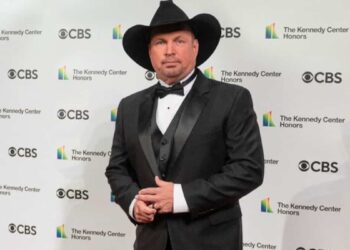 Country music king Garth Brooks denies rape accusations