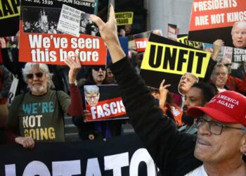 Crowd, altercations: the arrival of Donald Trump makes waves in the streets of New York