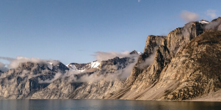 Decade-long research reveals new understanding of the impact of climate change on Arctic soil carbon stores