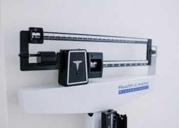 Expanding access to weight-loss drugs could save thousands of lives each year, researchers say