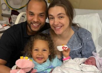 “I’m having a baby”: a teacher gives birth in the high school parking lot