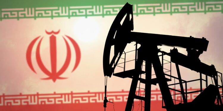 Iranian oil is near full capacity despite the sanctions.. Is Israel targeting it? | economy