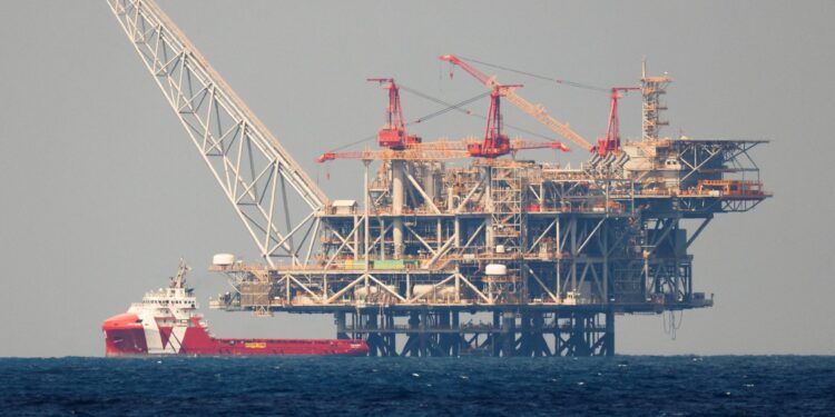 Israel’s escalation against Hezbollah suspends work on a third pipeline to the Leviathan gas field economy