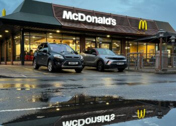 McDonald’s shares fall 7% due to deaths and bacterial infections in sandwiches it offers economy