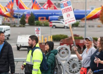 Social agreement rejected at Boeing, strike continues