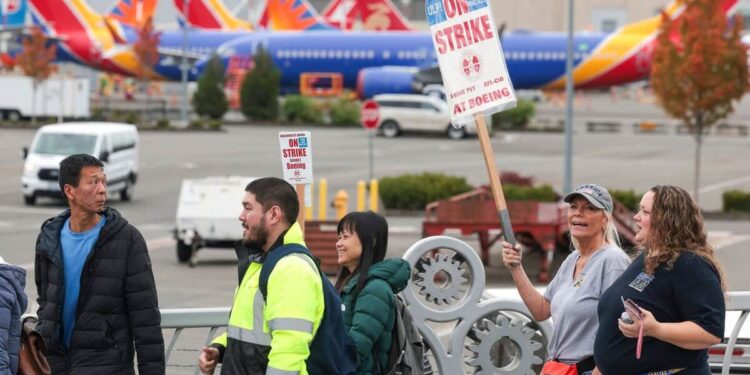 Social agreement rejected at Boeing, strike continues