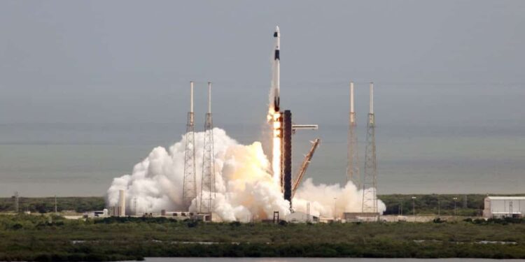 SpaceX will try to catch part of its Starship megarocket in flight