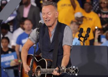 Springsteen sings for Harris and attacks Trump, who wants to be a ‘tyrant’