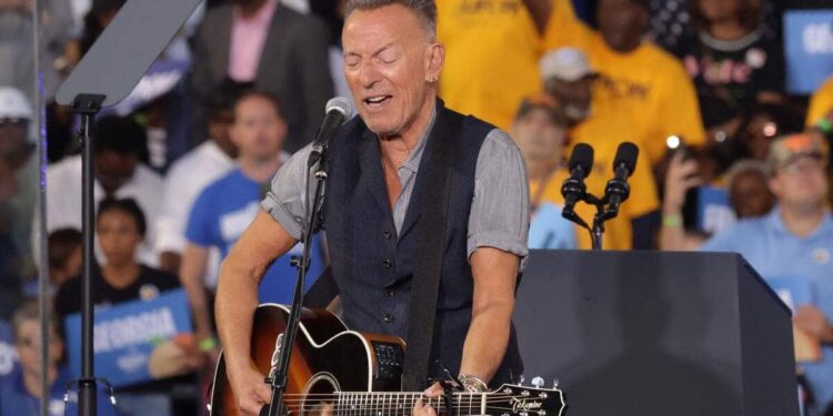 Springsteen sings for Harris and attacks Trump, who wants to be a ‘tyrant’