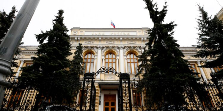 The Russian Central Bank raises interest rates to a record level of 21% economy
