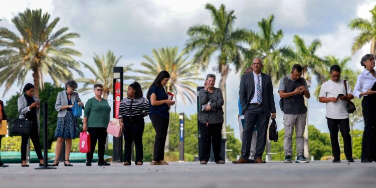 The US economy exceeds expectations by adding 143,000 jobs in September economy