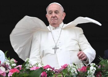 The Vatican reduces the monthly salaries of cardinals in Rome economy