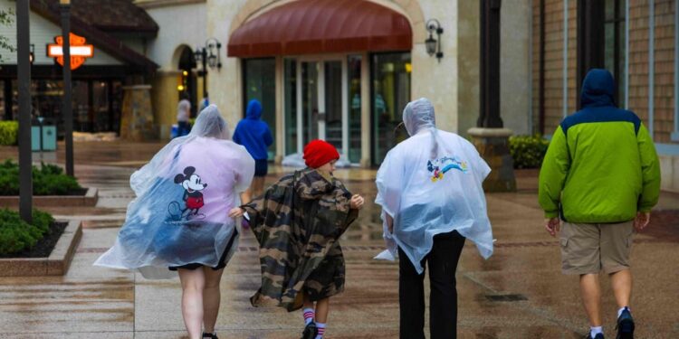 Tourists at Disney in Florida enjoy the rides before Hurricane ‘Milton’ arrives