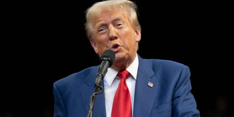 Trump attacks the “enemy within” and accentuates his authoritarian rhetoric