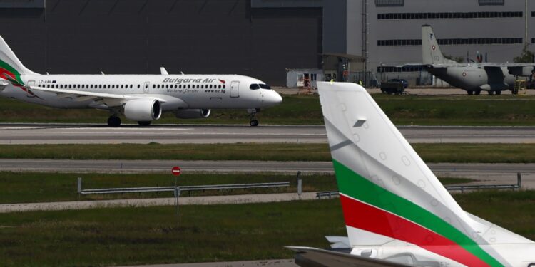 With the attack on Iran, international airlines cancel their flights to Israel economy