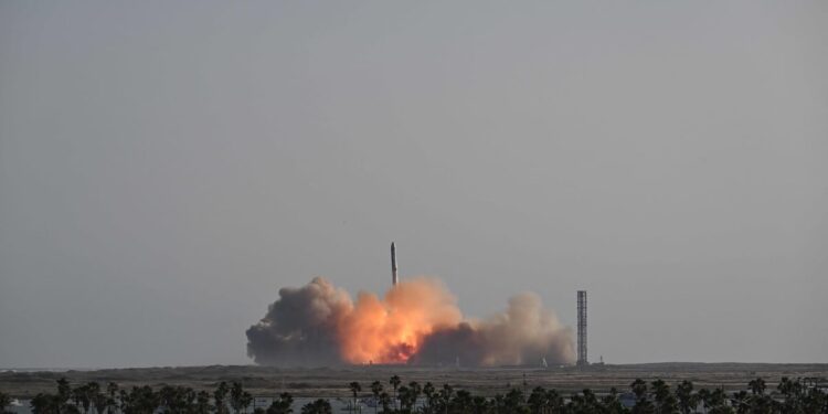 ON VIDEO | SpaceX fails to catch up with its Starship rocket, under Trump’s eyes