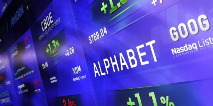 Driven by expectations of interest cuts…the US Nasdaq index records a record close economy